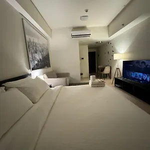 Apartahotel 81 Newport Blvd Cluster 4 Unit B 3rd Flr By Rechelle Nunag, Pasay